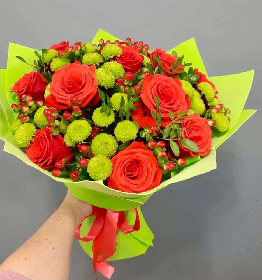 Букет цветов из: Хризантемы и Розы в Мантурове Курской области