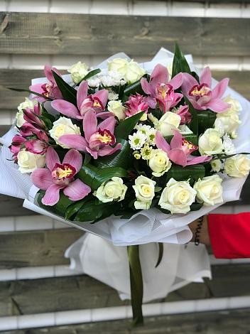 Букет цветов из: Розы и Хризантемы в Мантурове Курской области