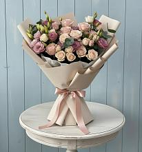 Букет цветов из:  Розы и Лизиантусы в Мантурове Курской области