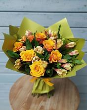 Букет цветов из:  Альстромерии и Розы в Мантурове Курской области