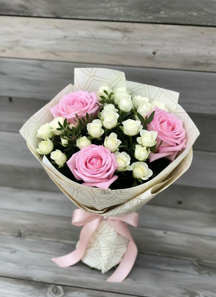 Букет цветов из: Розы в Мантурове Курской области