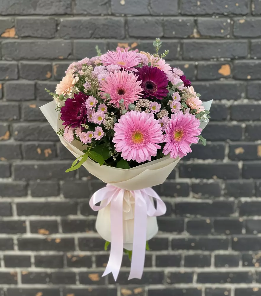 Букет цветов из: Герберы и Хризантемы в Мантурове Курской области