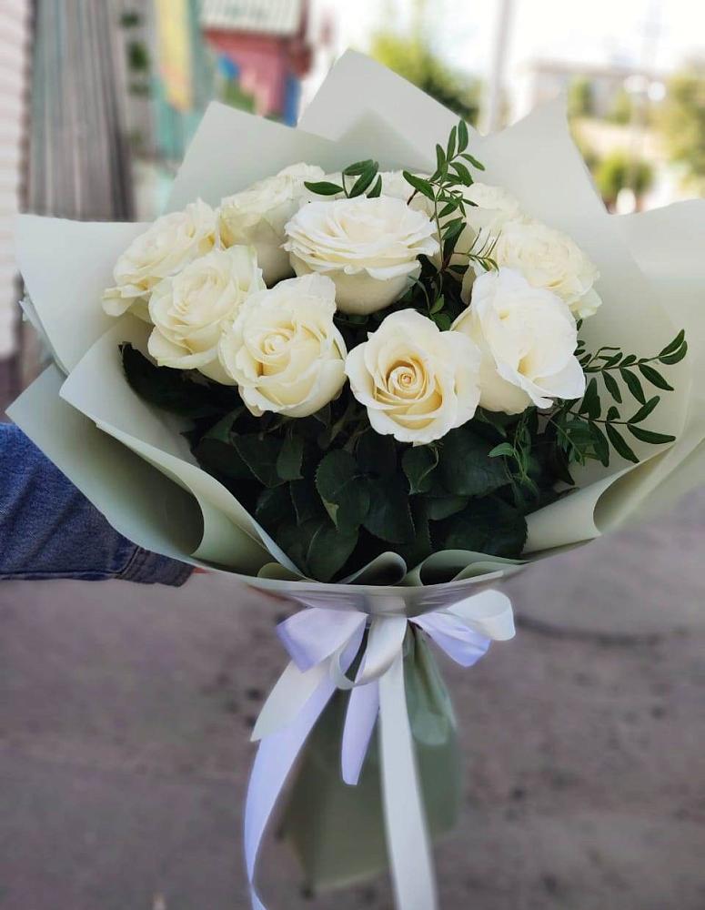 Букет Белые розы Проуд в Мантурове Курской области