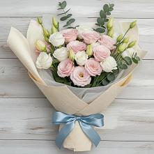 Букет цветов из:  Лизиантусы в Мантурове Курской области