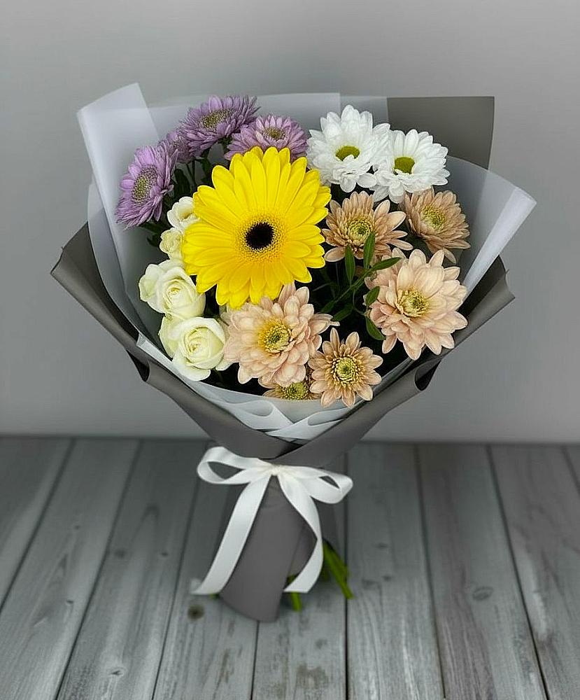 Букет цветов из: Розы, Герберы и Хризантемы в Мантурове Курской области