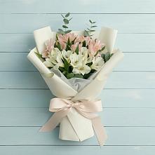 Букет цветов из:  Альстромерии в Мантурове Курской области