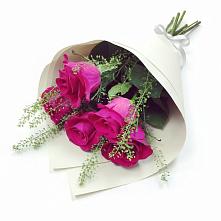 Букет цветов из:  Розы в Мантурове Курской области