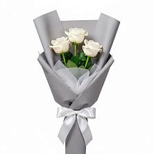 Букет 3 белые розы в Мантурове Курской области