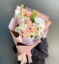 Букет цветов из:  Хризантемы и Розы в Мантурове Курской области