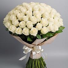 Букет 101 беля роза Белоснежка в Мантурове Курской области