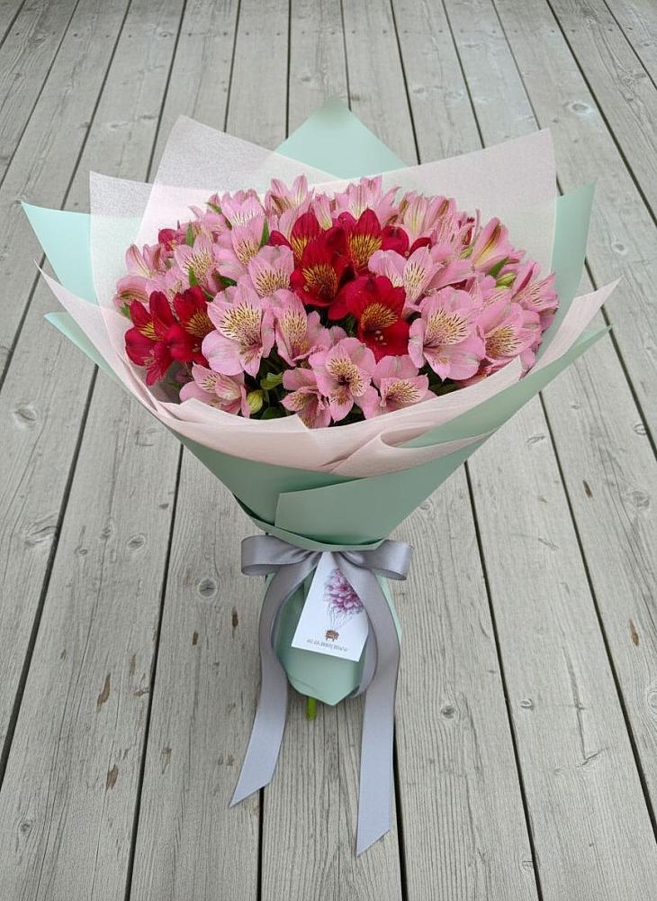 Букет цветов из: Альстромерии в Мантурове Курской области
