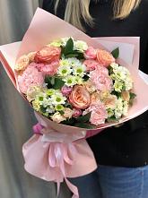 Букет нежные объятья в Мантурове Курской области Букет цветов из: Гвоздики, Розы и Хризантемы в Мантурове Курской области