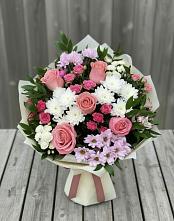 Букет цветов из:  Альстромерии, Гвоздики, Розы и Хризантемы в Мантурове Курской области