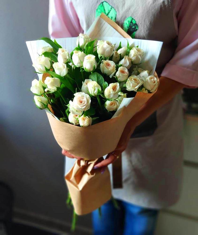 Букет цветов из: Розы в Мантурове Курской области