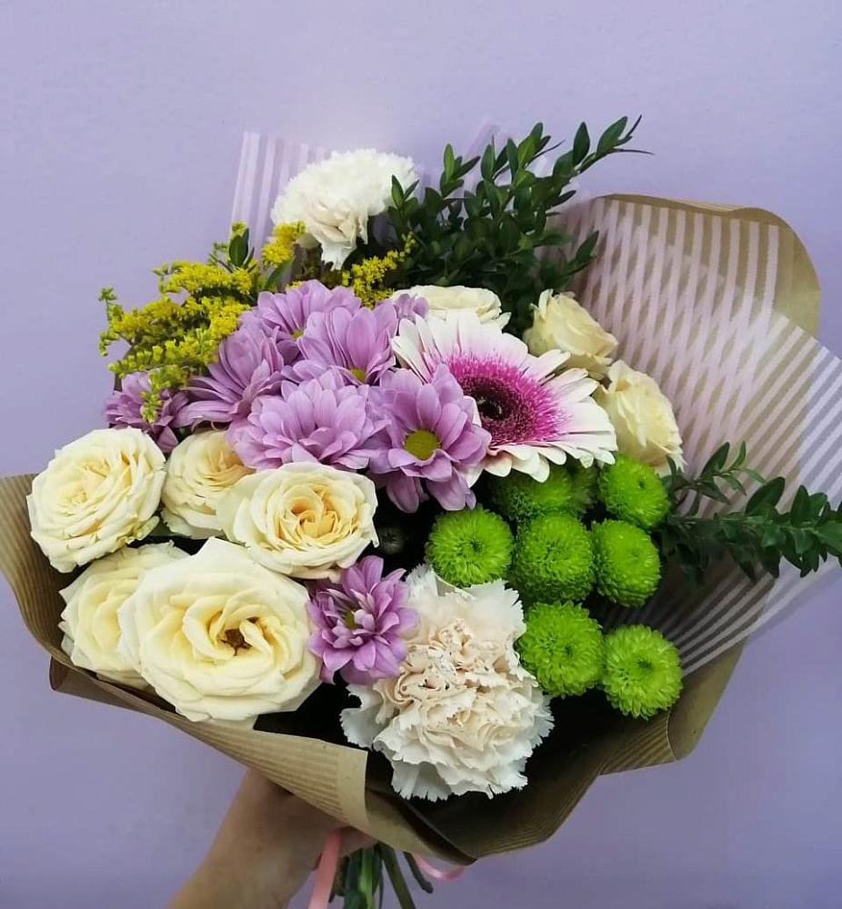 Букет цветов из: Хризантемы, Розы, Гвоздики и Герберы в Мантурове Курской области