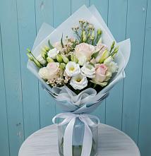 Букет цветов из:  Розы и Лизиантусы в Мантурове Курской области