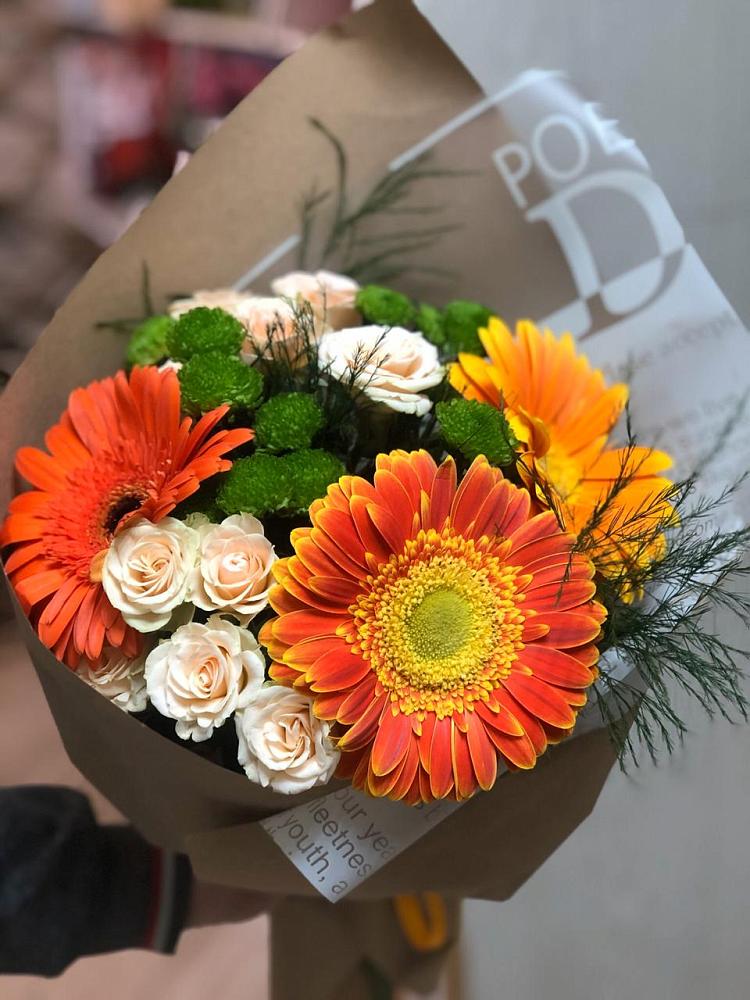 Букет цветов из: Герберы, Хризантемы и Розы в Мантурове Курской области