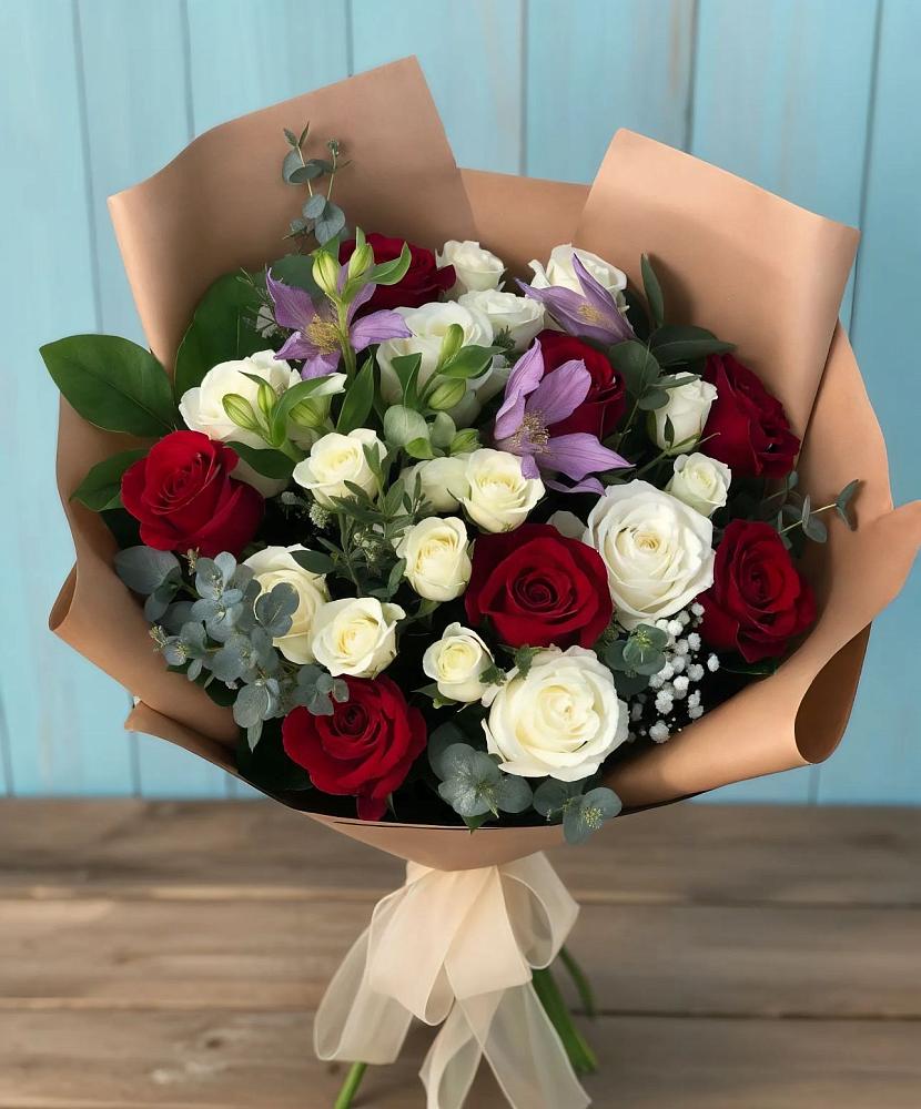 Букет цветов из: Розы и Альстромерии в Мантурове Курской области