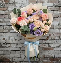 Букет цветов из:  Розы, Лизиантусы и Гвоздики в Мантурове Курской области