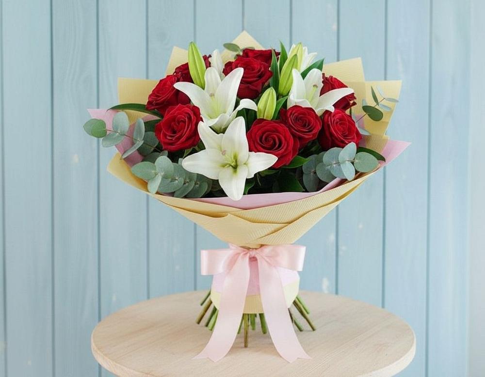 Букет цветов из: Лилии и Розы в Мантурове Курской области